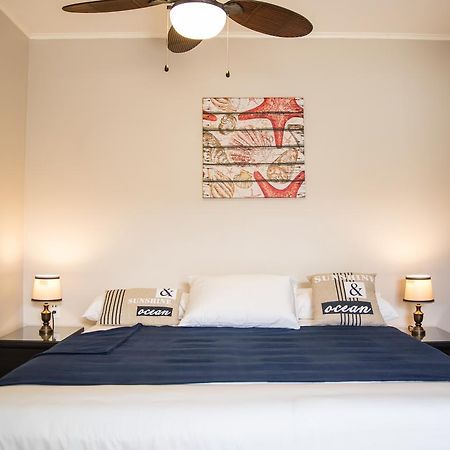 The Pier Beach Inn & Suites Willemstad Extérieur photo