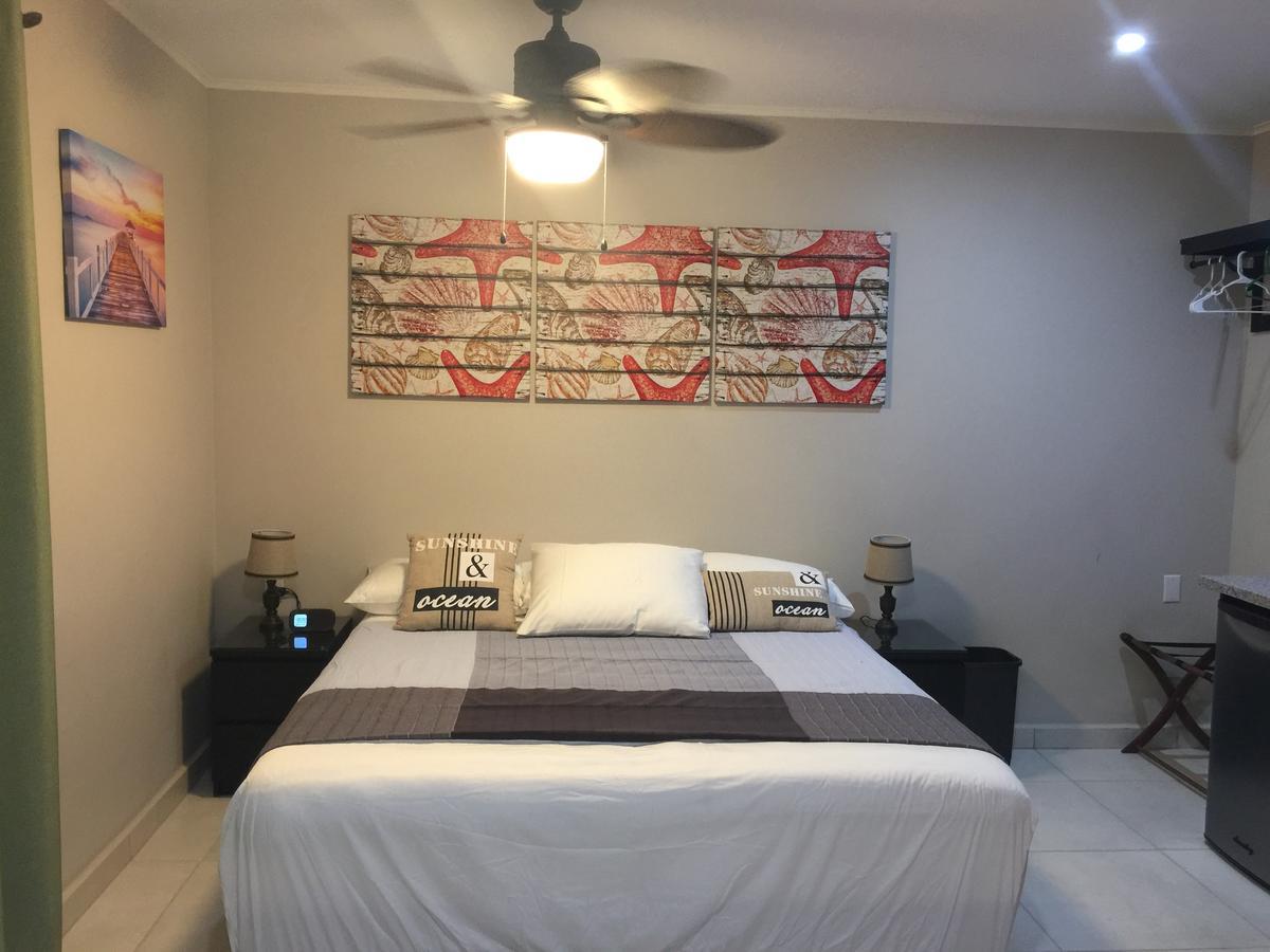 The Pier Beach Inn & Suites Willemstad Extérieur photo