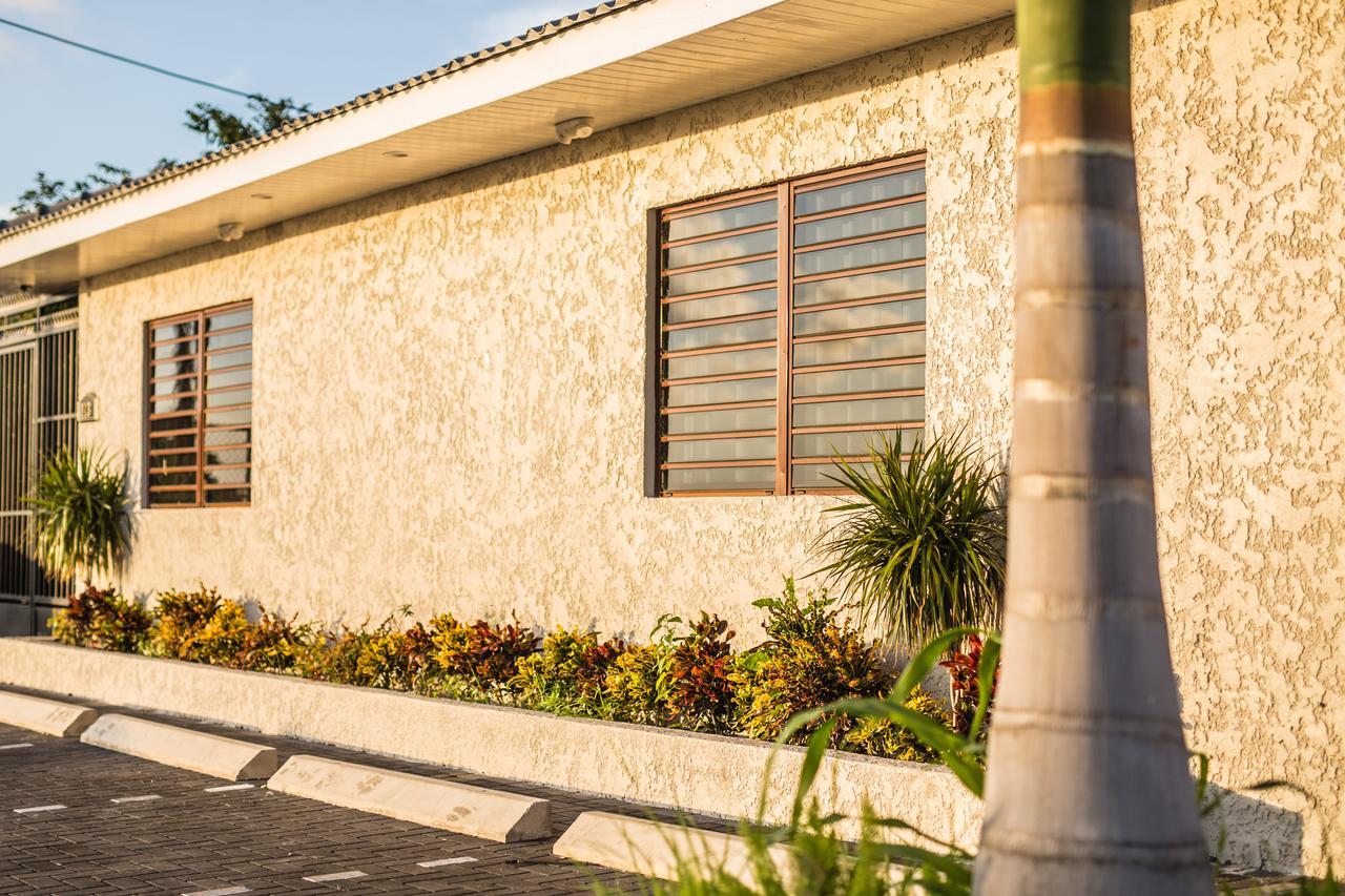 The Pier Beach Inn & Suites Willemstad Extérieur photo