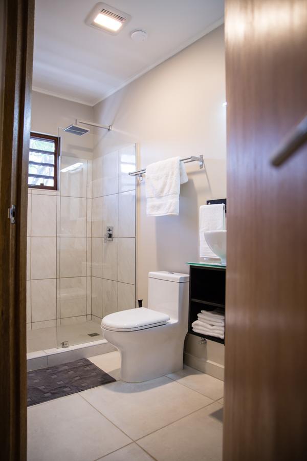 The Pier Beach Inn & Suites Willemstad Extérieur photo