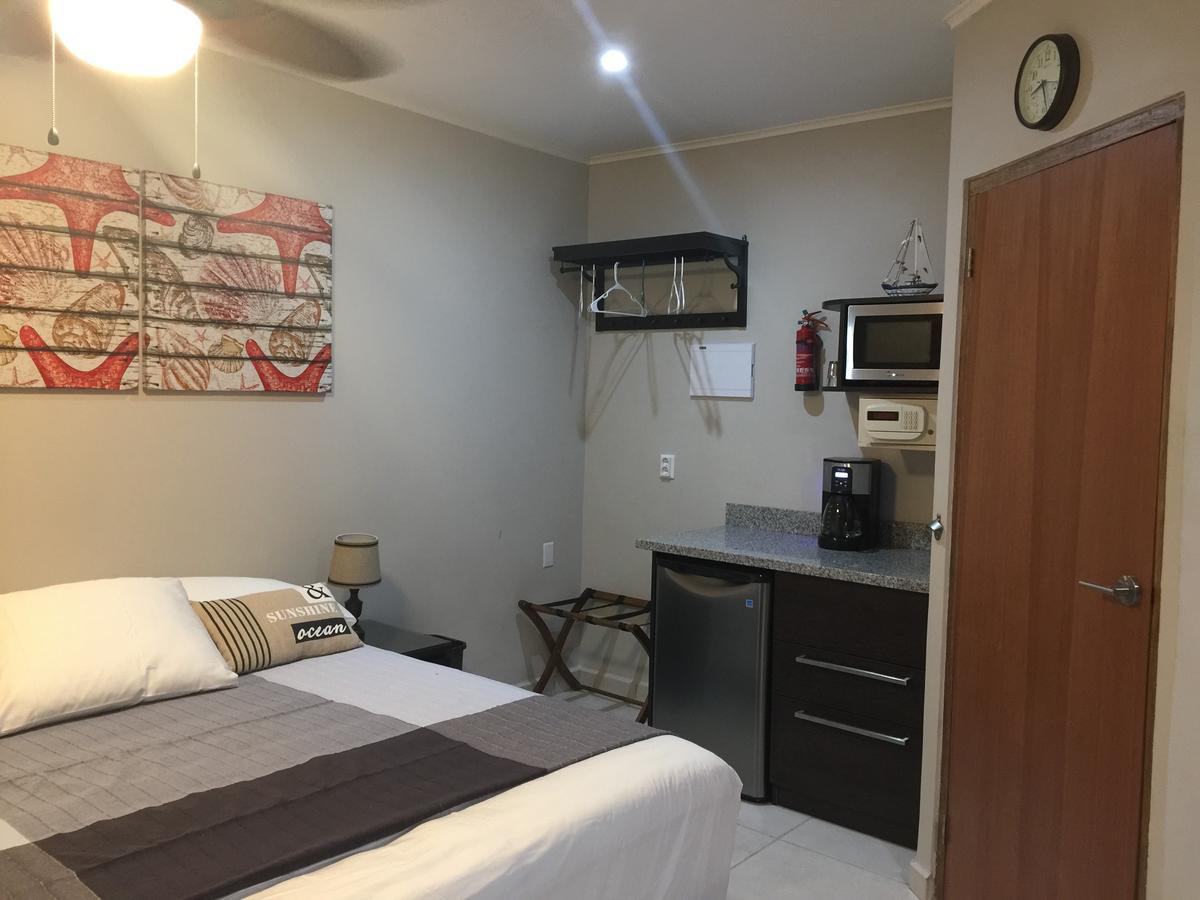 The Pier Beach Inn & Suites Willemstad Extérieur photo