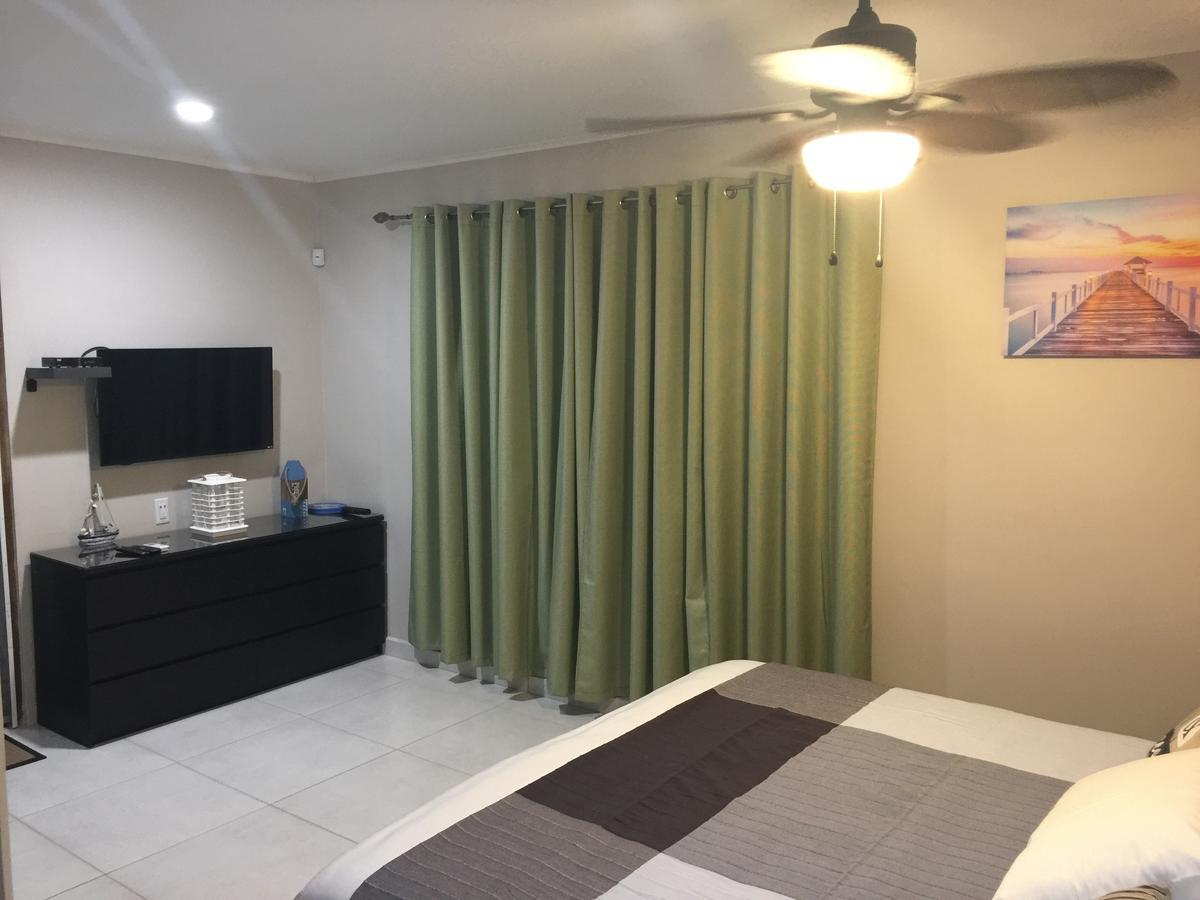 The Pier Beach Inn & Suites Willemstad Extérieur photo