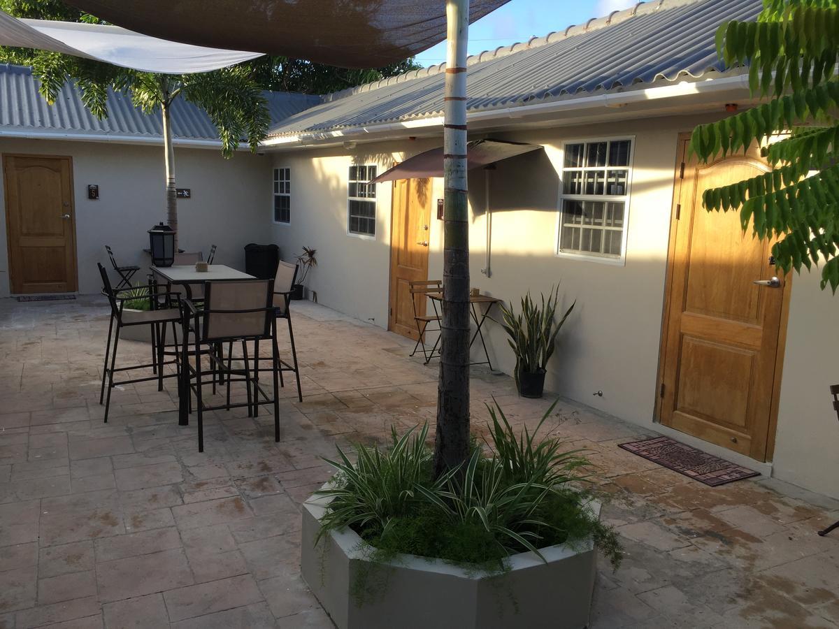 The Pier Beach Inn & Suites Willemstad Extérieur photo