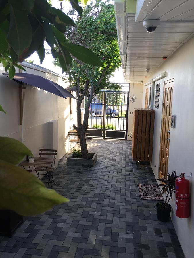 The Pier Beach Inn & Suites Willemstad Extérieur photo