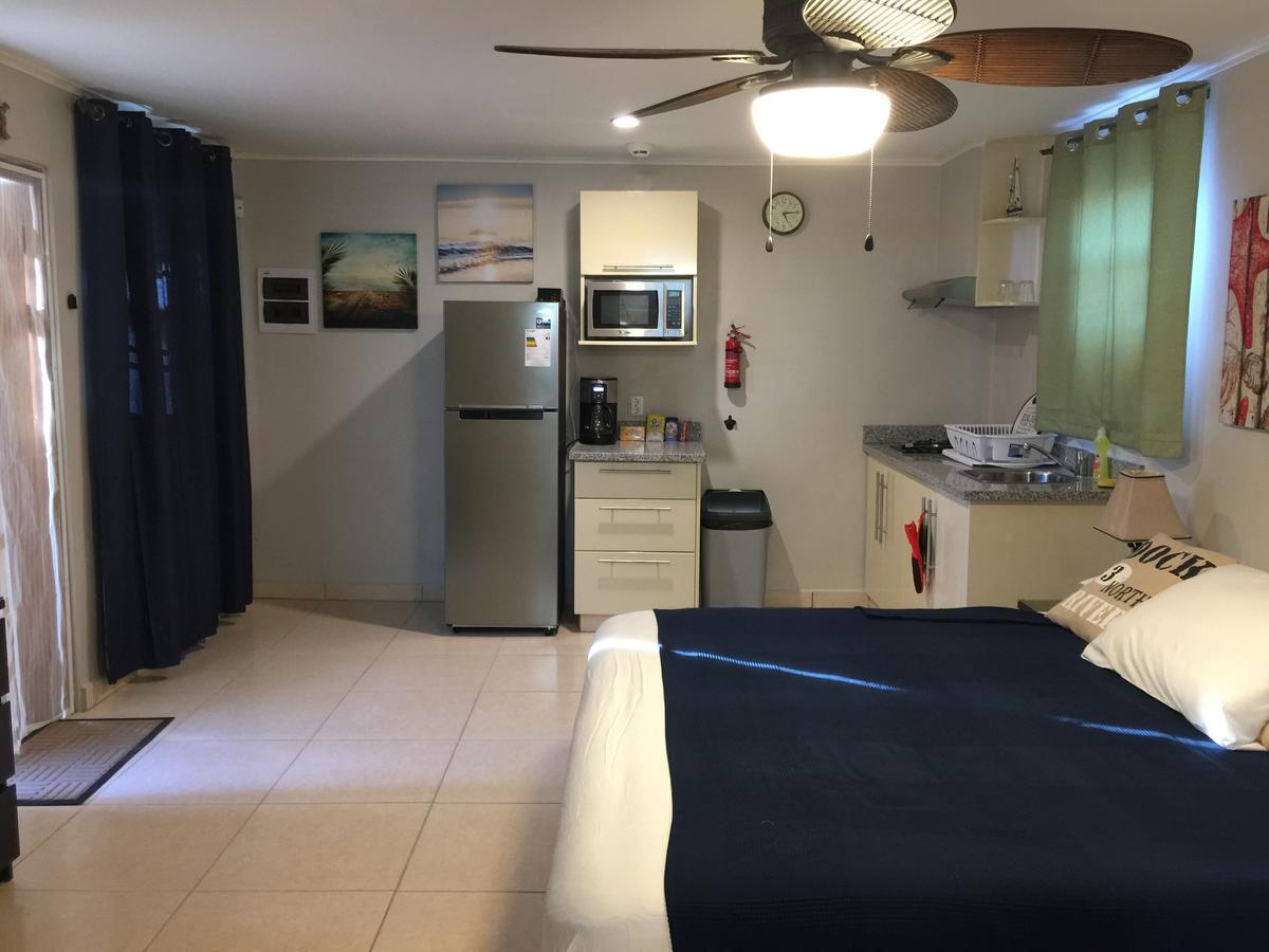 The Pier Beach Inn & Suites Willemstad Extérieur photo