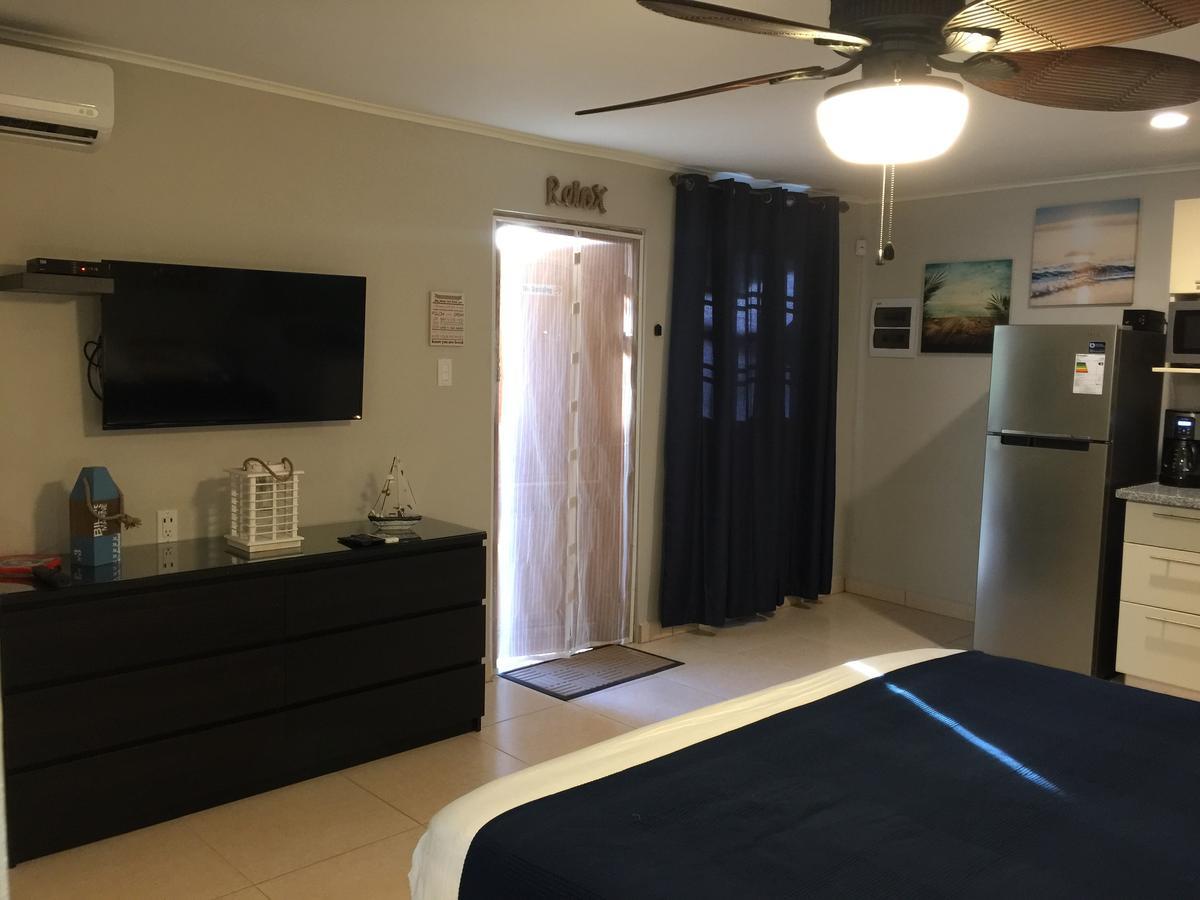 The Pier Beach Inn & Suites Willemstad Extérieur photo
